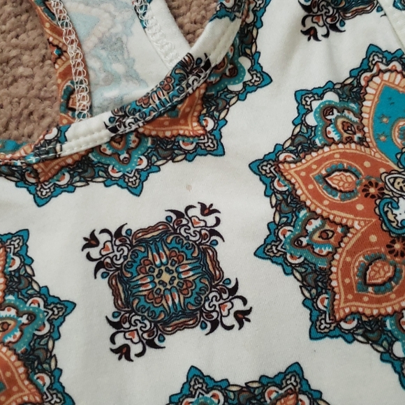 Tank Top - Picture 3 of 4